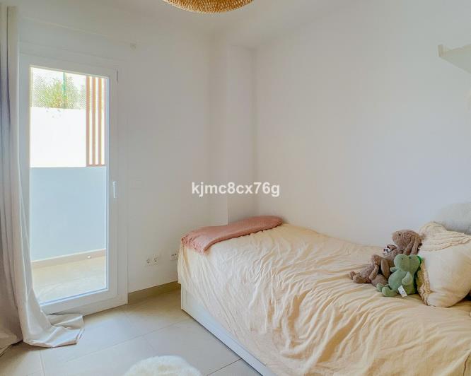 Image No.18-3 Bed Apartment for sale