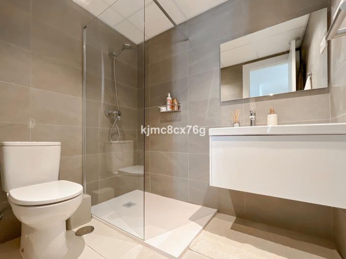 Image No.21-3 Bed Apartment for sale