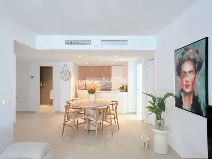 Image No.24-3 Bed Apartment for sale