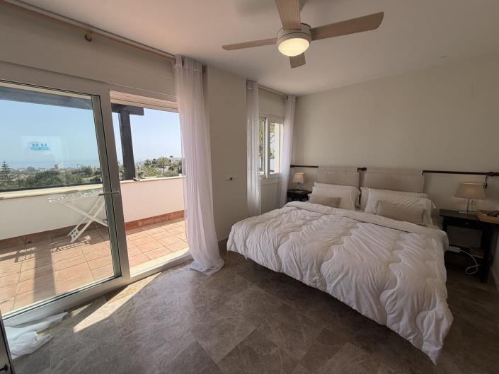 Image No.6-Jumelé de 3 chambres à vendre à Marbella