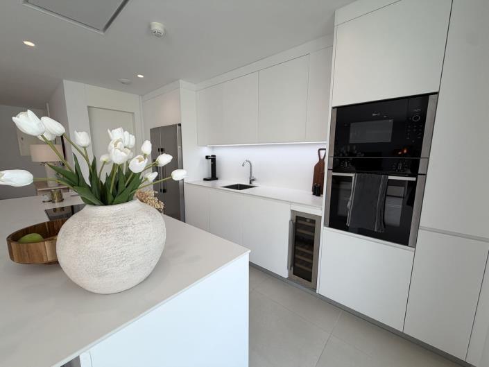 Image No.18-3 Bed Apartment for sale