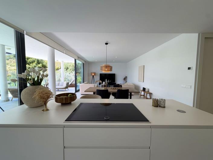 Image No.20-3 Bed Apartment for sale
