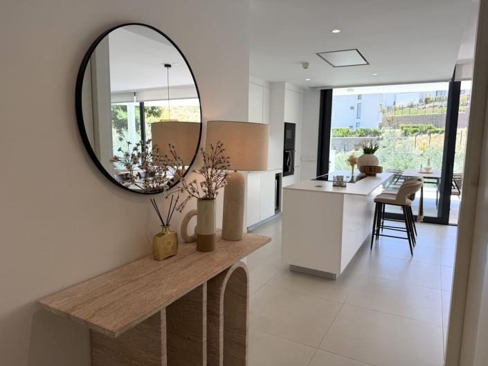 Image No.24-3 Bed Apartment for sale