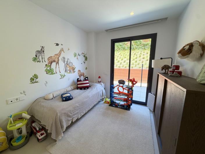 Image No.31-3 Bed Apartment for sale