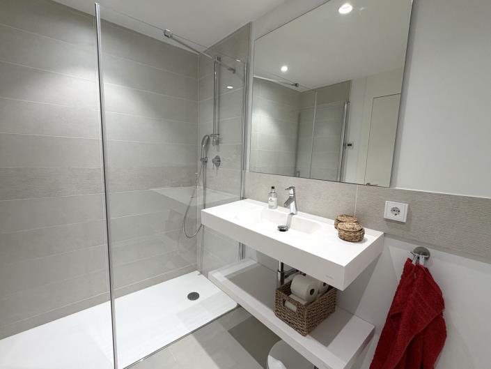 Image No.35-3 Bed Apartment for sale