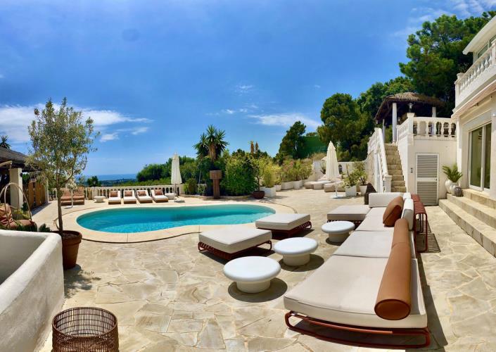 Image No.20-4 Bed Villa / Detached for sale