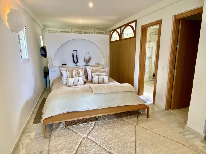 Image No.30-4 Bed Villa / Detached for sale