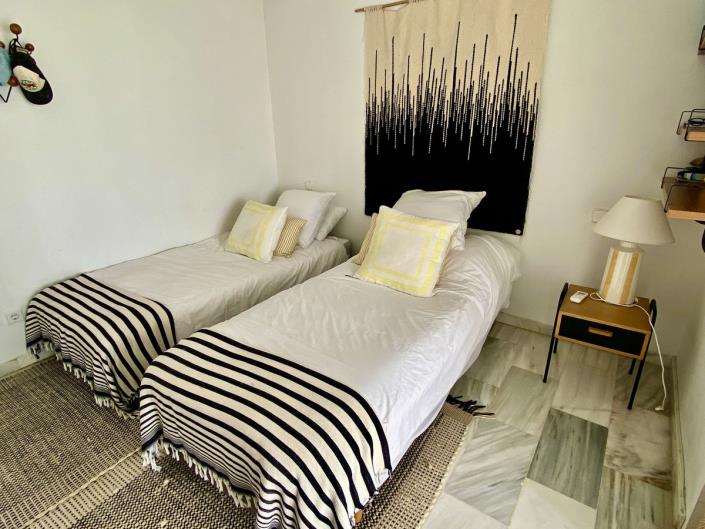 Image No.37-4 Bed Villa / Detached for sale
