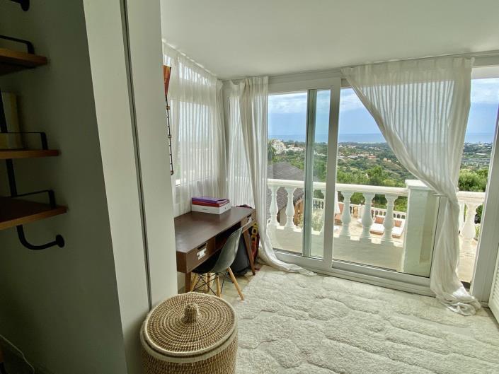 Image No.38-4 Bed Villa / Detached for sale