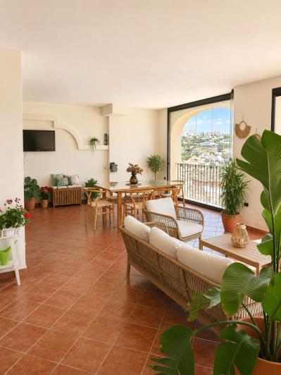 Image No.3-3 Bed Apartment for sale