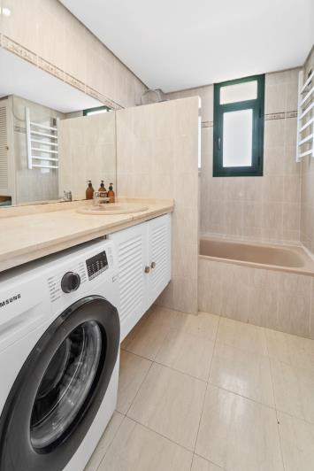 Image No.16-3 Bed Semi-Detached for sale