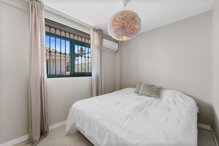 Image No.17-3 Bed Semi-Detached for sale