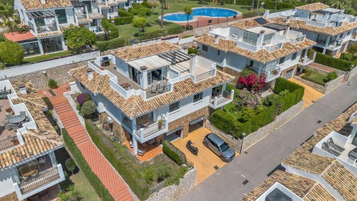 Image No.23-3 Bed Semi-Detached for sale