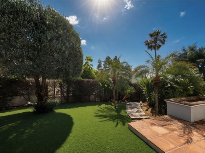 Image No.5-5 Bed Villa / Detached for sale