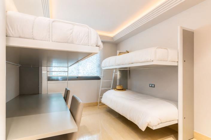 Image No.21-3 Bed Apartment for sale