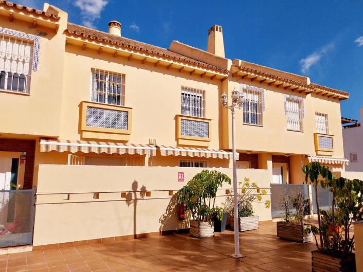 Image No.9-4 Bed Townhouse for sale