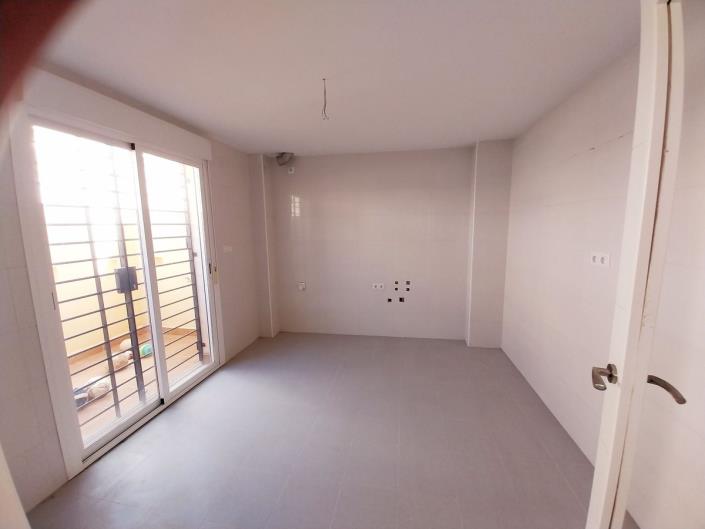 Image No.12-4 Bed Townhouse for sale