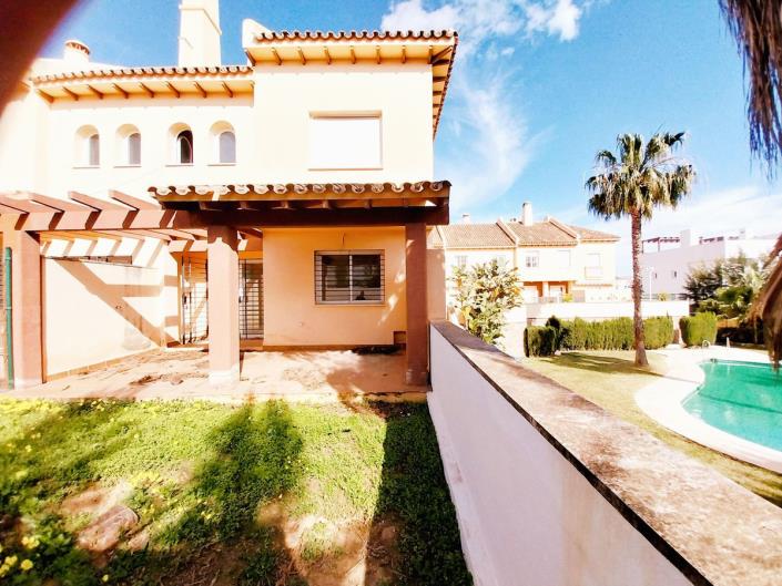 Image No.20-4 Bed Townhouse for sale