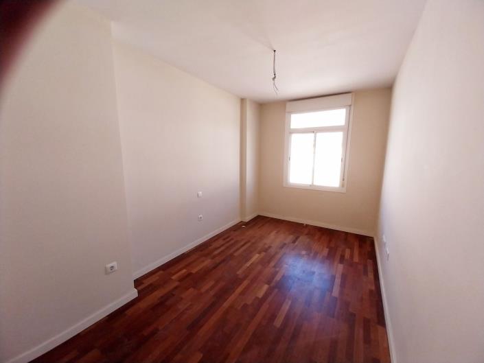 Image No.22-4 Bed Townhouse for sale