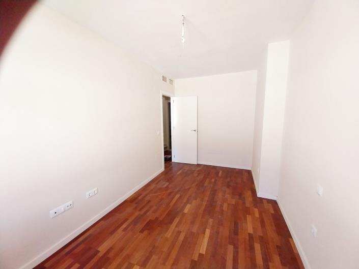 Image No.23-4 Bed Townhouse for sale