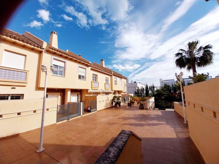 Image No.33-4 Bed Townhouse for sale