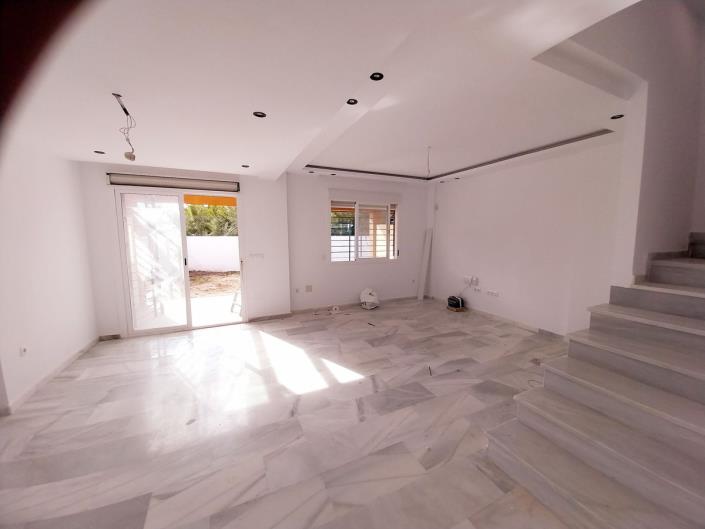 Image No.34-4 Bed Townhouse for sale
