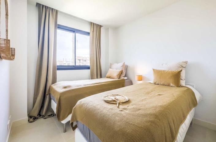 Image No.20-2 Bed Apartment for sale