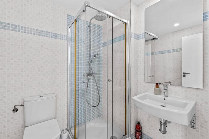 Image No.19-3 Bed Townhouse for sale