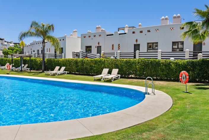 Image No.30-3 Bed Townhouse for sale
