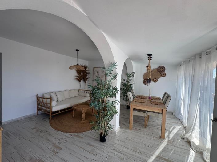 Image No.2-3 Bed Semi-Detached for sale