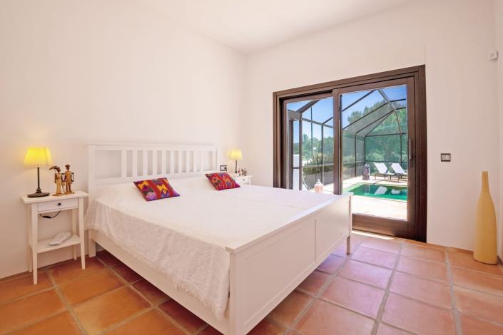 Image No.20-3 Bed Villa / Detached for sale