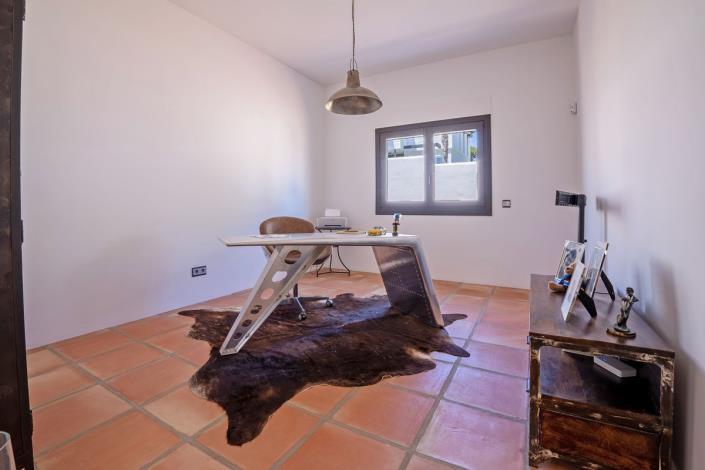 Image No.29-3 Bed Villa / Detached for sale