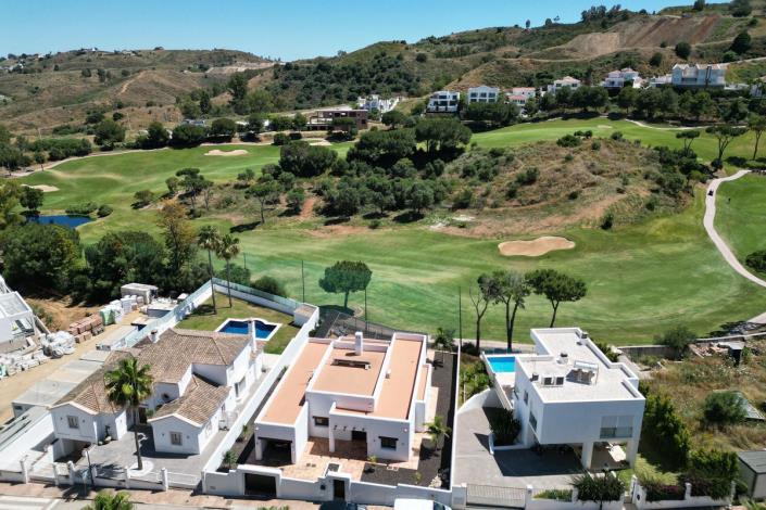 Image No.43-3 Bed Villa / Detached for sale