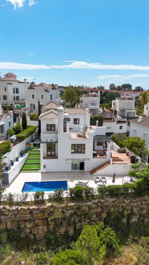 Image No.26-Villa / Détaché de 4 chambres à vendre à Estepona