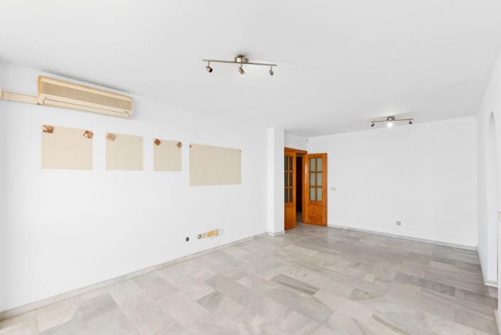 Image No.8-3 Bed Apartment for sale