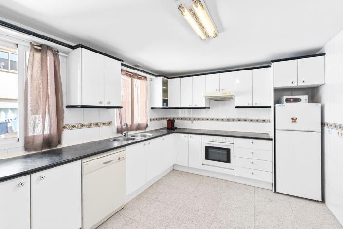 Image No.9-3 Bed Apartment for sale