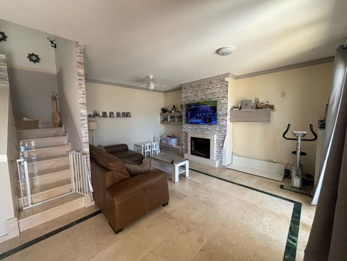 Image No.12-3 Bed Semi-Detached for sale