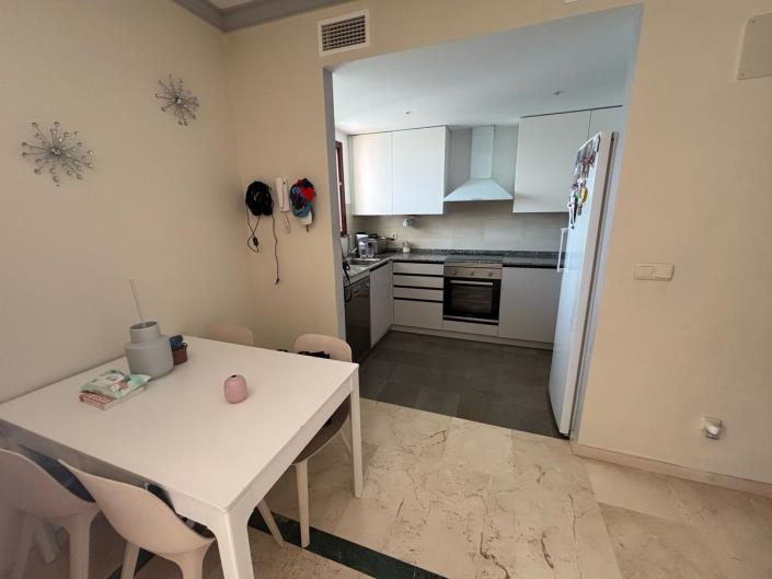 Image No.21-3 Bed Semi-Detached for sale