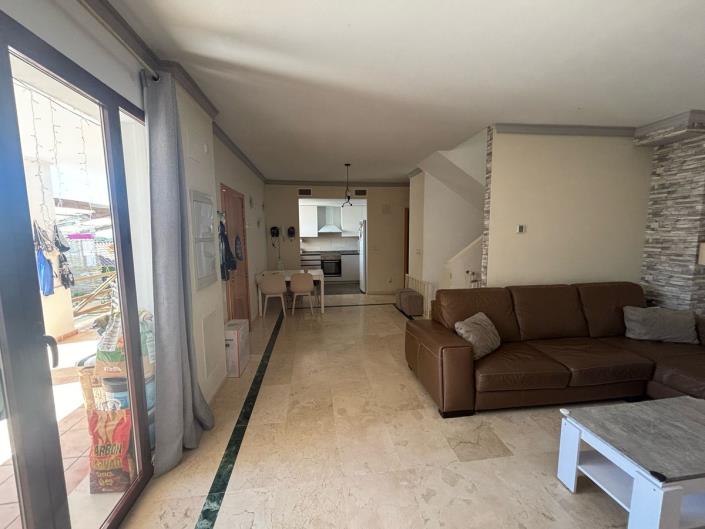 Image No.24-3 Bed Semi-Detached for sale