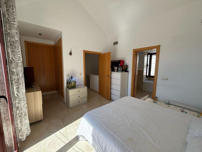 Image No.37-3 Bed Semi-Detached for sale
