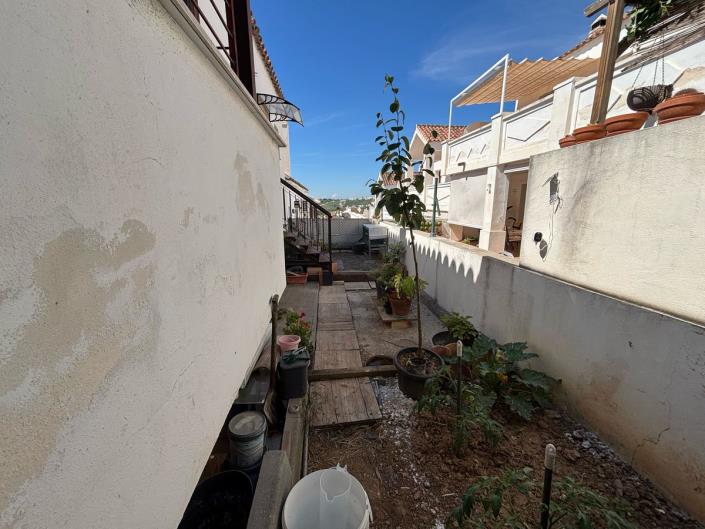 Image No.57-3 Bed Semi-Detached for sale