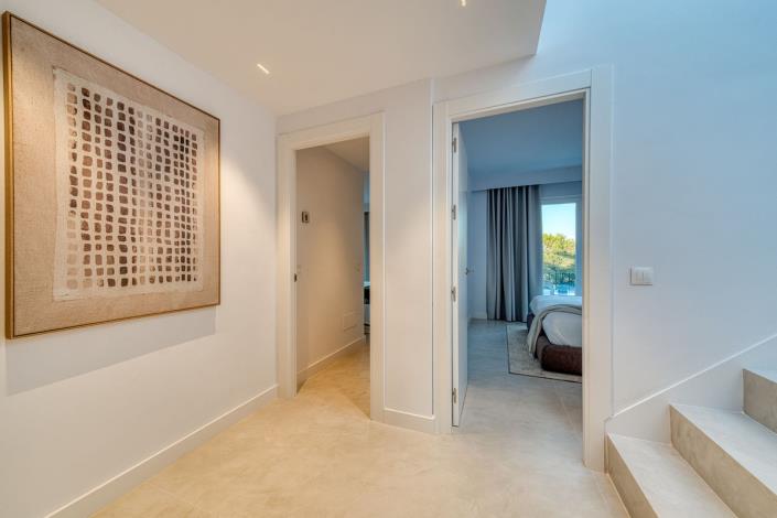 Image No.21-4 Bed Townhouse for sale