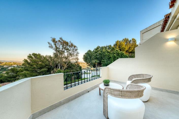 Image No.24-4 Bed Townhouse for sale