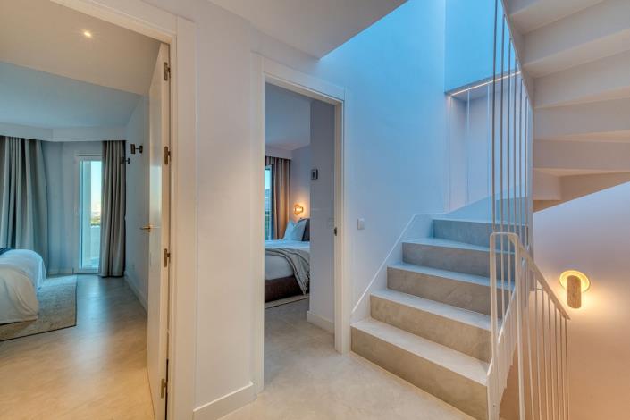 Image No.28-4 Bed Townhouse for sale