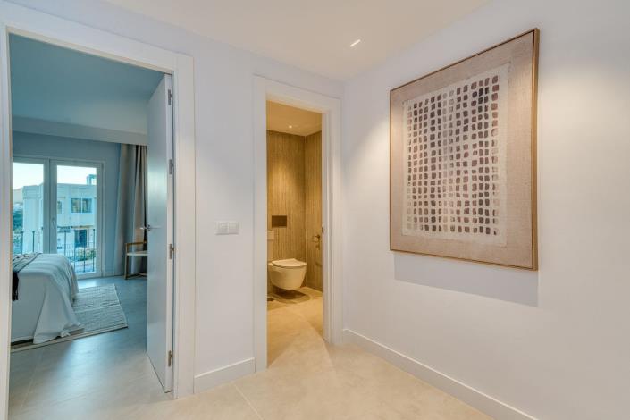 Image No.30-4 Bed Townhouse for sale