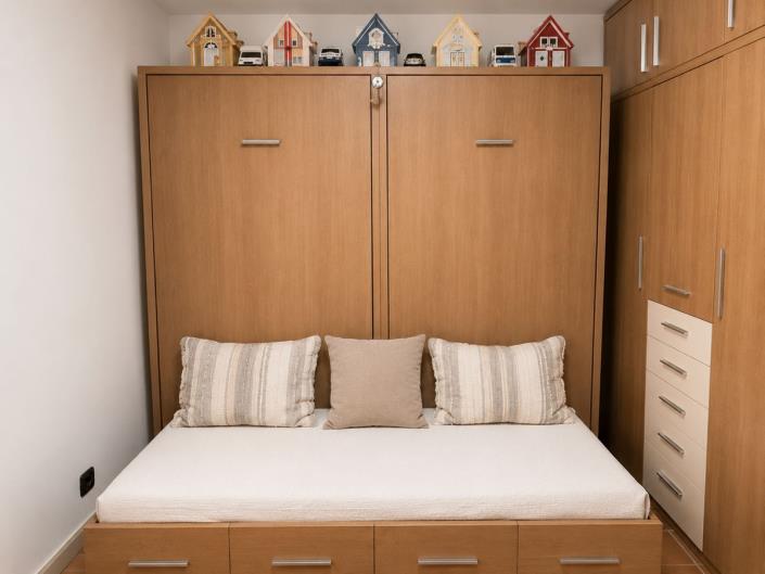 Image No.12-2 Bed Townhouse for sale