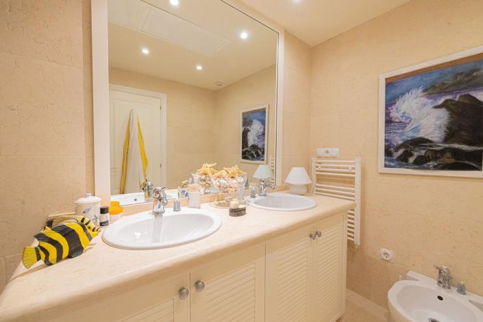 Image No.44-3 Bed Apartment for sale
