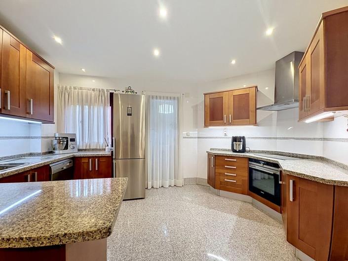 Image No.16-4 Bed Apartment for sale