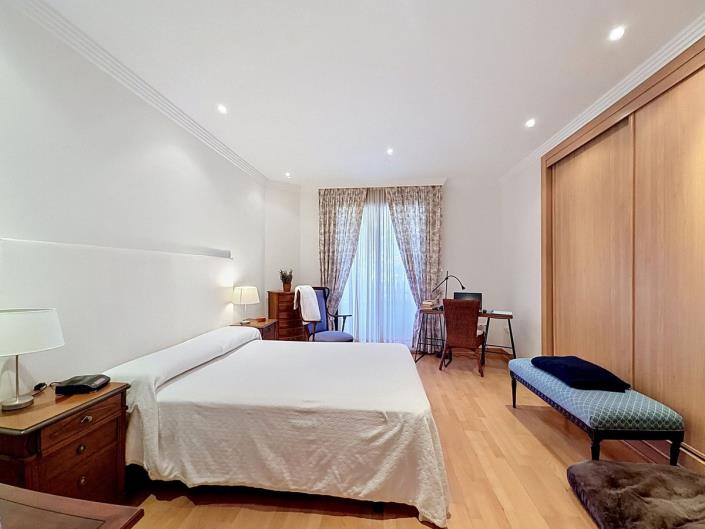 Image No.20-4 Bed Apartment for sale