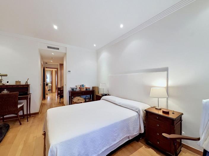 Image No.22-4 Bed Apartment for sale